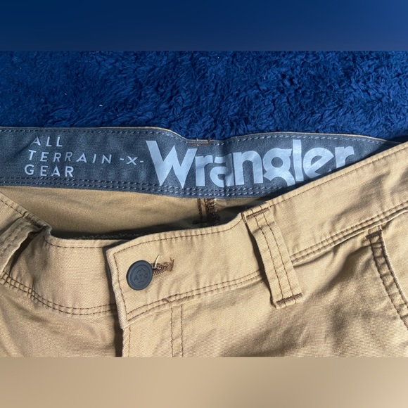 Wranglers Khaki Cargo pants - Picture 7 of 7